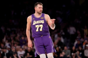Austin Reaves Shines as Luka Dončić Exits Early in Lakers Win
