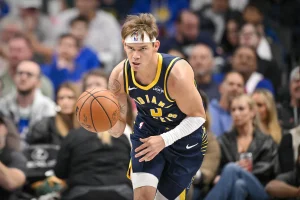 Bulls Sign Dunk Champ Mac McClung to Two-Way Deal