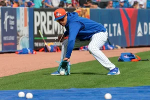 Mark Vientos Shines at First Base in Mets’ Spring Debut