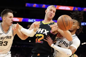 Mason Plumlee Signs with Spurs for Rest of Season Boost