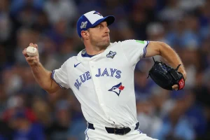 Blue Jays Ramp Up Talks to Bring Back Max Scherzer