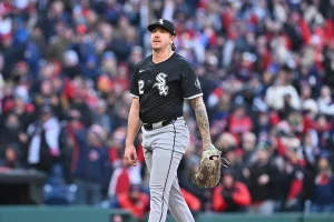 Pirates Ink Mike Clevinger to Minor League Deal Ahead of Camp
