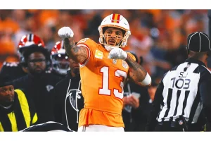 Mike Evans Rumored to Join Patriots Ahead of Free Agency
