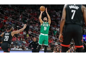 Former NBA G League Star Kyree Walker Visits Maryland