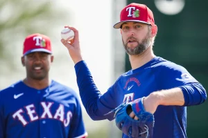 Reds Sign Nathaniel Lowe to Minor League Deal, Big Camp Invite