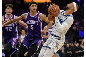 Nique Clifford Joins Rare Kings Rookie Milestone Club