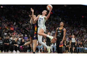Former Phoenix Mercury Star Kara Braxton Dies Unexpectedly