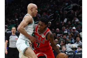 Rob Dillingham’s Brutal Wide-Open Dunk Miss Stuns Bulls Fans