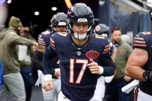 Bears Face Trade Questions on Tyson Bagent, DJ Moore and Dexter