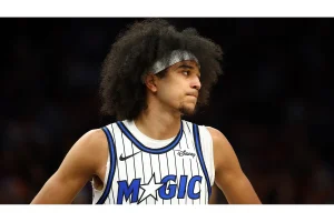 Top 3 Playoff Teams Eyeing Tyus Jones After Mavericks Cut