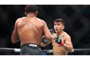 UFC Fight Night Results: Bautista Shocks Oliveira with Choke