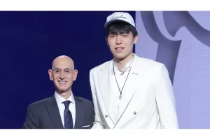 Why Hansen Yang Isn’t Playing and What It Means for His NBA Future