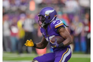 Aaron Jones NFL Reunions: Packers or Steelers Next?