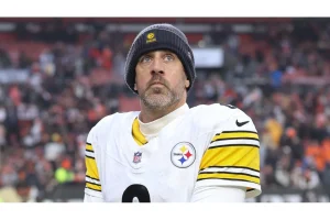 Steelers Prep Two QB Backups as Aaron Rodgers Hits FA