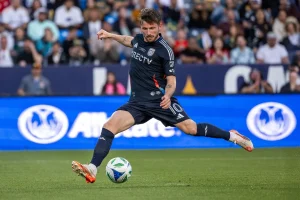 Anders Dreyer Scores Early as SDFC Starts Season 2-0