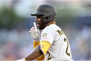 Andrew McCutchen Agrees to Minor League Deal with Rangers