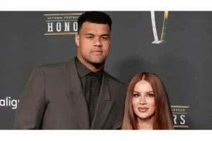 Arik Armstead Reflects on Passing Walter Payton Award Torch
