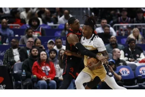 LeBron’s Epic Reaction to Bronny James’ 3-Pointer Sparks Buzz