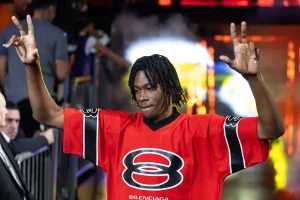 CJ Huntley Joins Suns on Two-Way Contract, Boosts Depth