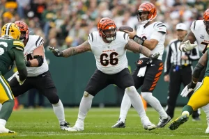 Dalton Risner Signs One-Year Deal to Return with Bengals