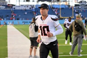 Texans Eye Davis Mills Trade as QB Market Heats Up