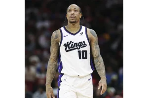 DeMar DeRozan Surpasses Stephen Curry in NBA Scoring Milestone