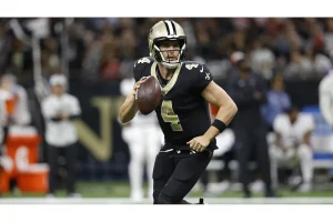Derek Carr Issues Stark Warning Amid Maxx Crosby Trade Talks