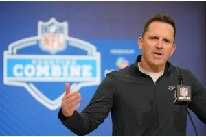 Browns Eye Star Linebacker Kaden Elliss as Bush Replacement