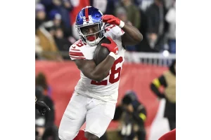 Giants Shockingly Keep Devin Singletary with Pay Cut Deal