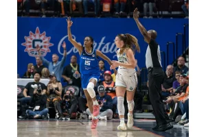Diana Taurasi Joins Phoenix Mercury’s Ring of Honor