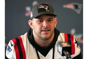 Caleb Williams Reacts to Bears Trading for Garrett Bradbury
