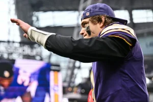 Texans QB Davis Mills Eyes Vikings as J.J. McCarthy Backup