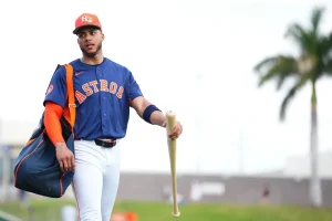 Astros’ Jeremy Peña to undergo evaluation after finger injury