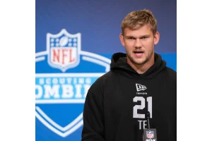 Rams Tender Exclusive Rights to Justin Dedich, Mevis & Smith