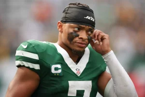 Jets Insider Names Early Favorite QB as Justin Fields’ Future Wavers