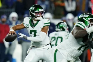 Justin Fields Contract Sparks Tua Trade Rumors in NFL