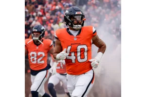Justin Strnad Snags $18M Broncos Contract in 3-Year Deal