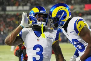 Kam Curl Signs $36M Deal to Stay with Rams for 3 Years