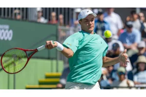 Djokovic Battles Back to Beat Kamil Majchrzak at Indian Wells