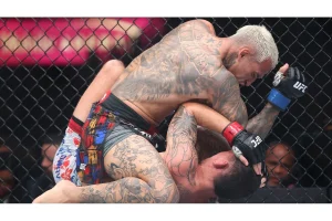 Fans Flock Out Early in Max Holloway BMF Fight Disappointment