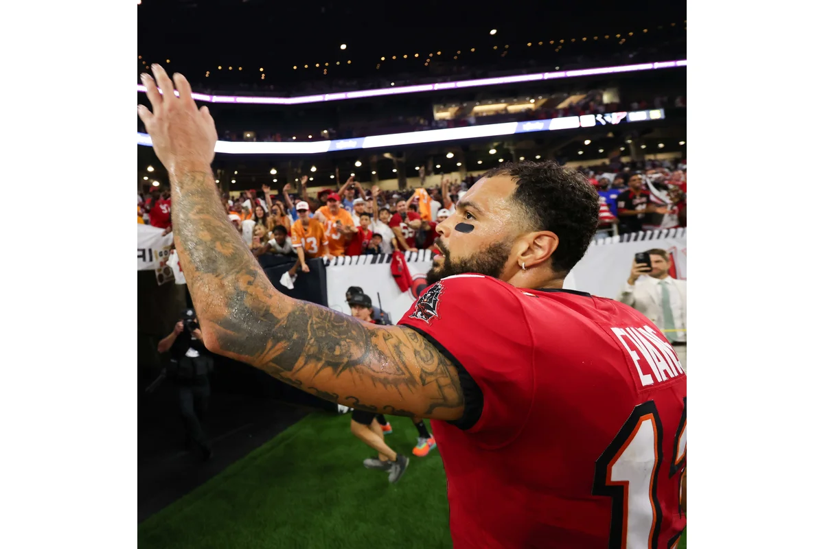 Mike Evans