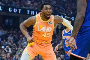 Knicks Risk Playing Mitchell Robinson in Tough Back-to-Back