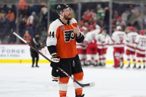 Flyers Trade Nicolas Deslauriers to Hurricanes at Deadline