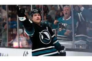 Hurricanes Acquire Nicolas Deslauriers in Latest Trade Deal