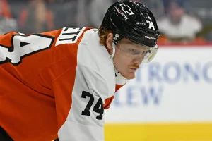 Are Bruins Risking Future for Flyers Star Owen Tippett?