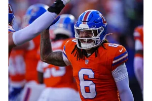 P.J. Locke Leaves Broncos for One-Year Cowboys Deal