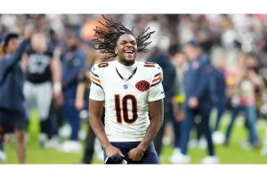 Rome Odunze Reacts to DJ Moore’s Emotional Bears Farewell