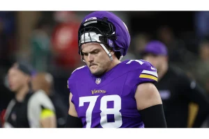 Ryan Kelly Retires After 10 Seasons and 4 Pro Bowls