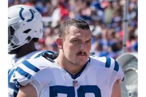 Vikings’ Ryan Kelly Shocks Fans with Retirement Announcement