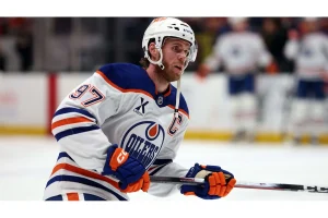 Scott Mayfield Earns First Iron Man Mask in OT Win